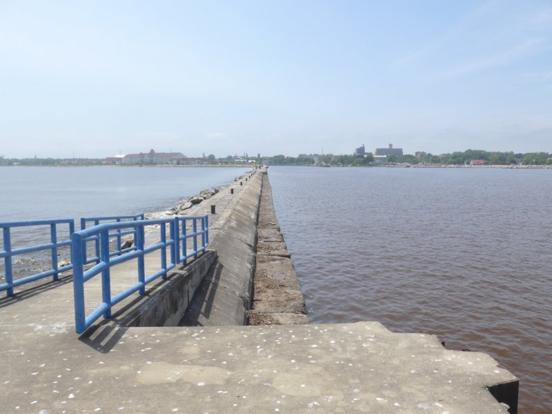 wtihaverylongbreakwater.jpg