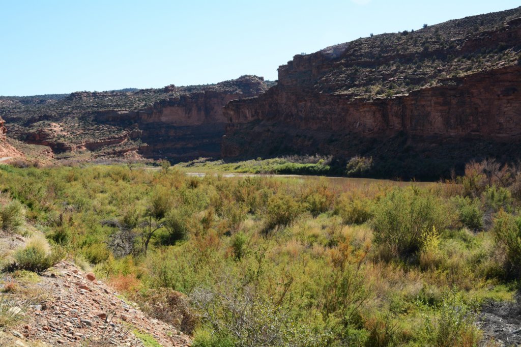 weturnedoffi70ontorte128andjustjoinedthecoloradoriverthegrandcanyonisacoupleofhundredmilesdownstream.jpg
